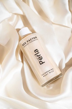 Glow Up Perla / Shimmering Body Milk Bee Factor– 100ml