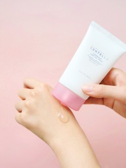 Ενυδατική Κρέμα Τζελ για Σ΄ύσφιξη Πόρων Skin 1004 Madagascar Centella Poremizing Light Gel-Cream 75ml Ενυδατική Κρέμα Τζελ για Σ΄ύσφιξη Πόρων Skin 1004 Madagascar Centella Poremizing Light Gel-Cream 75ml